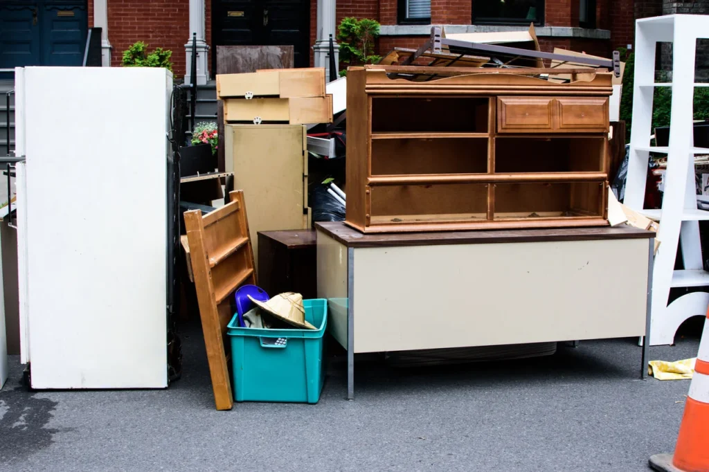 How to Get Rid of Unwanted Furniture and Junk Before a Move