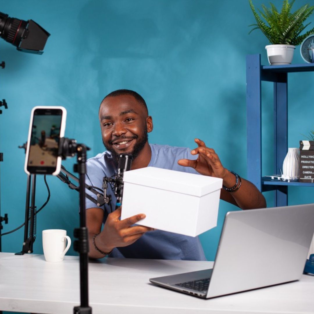 How Influencers & Content Creators Can Move Studios Efficiently